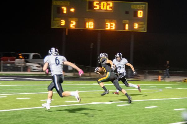 9. Dylan Sharkey running the ball..jpg