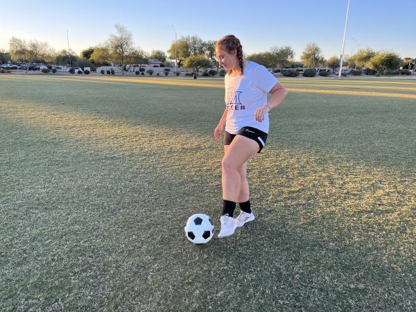 Baylor Vrabel practices soccer at the Scottsdale Sports Complex. (Kaitlyn Parohinog/AZPreps365)