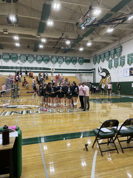 Sunnyslope huddles during a timeout to discuss their gameplan