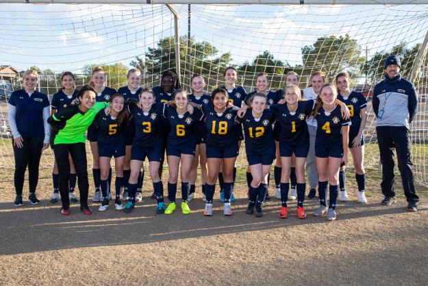 Glendale Prep Varsity Team Photo